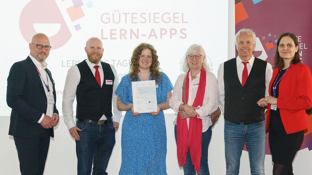 Das LernMax Team erhält das Lern-Apps Gütesiegel